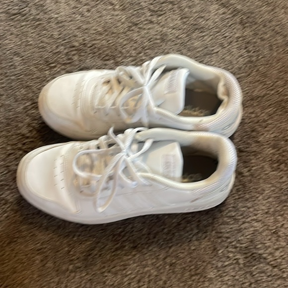 all white canvas adidas shoes - Picture 2 of 4